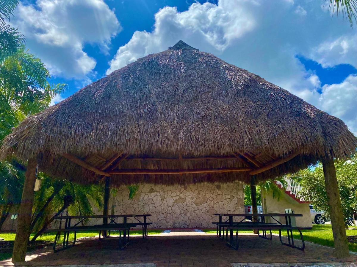 Garden Inn Homestead/Everglades/Gateway To Keys Exterior photo